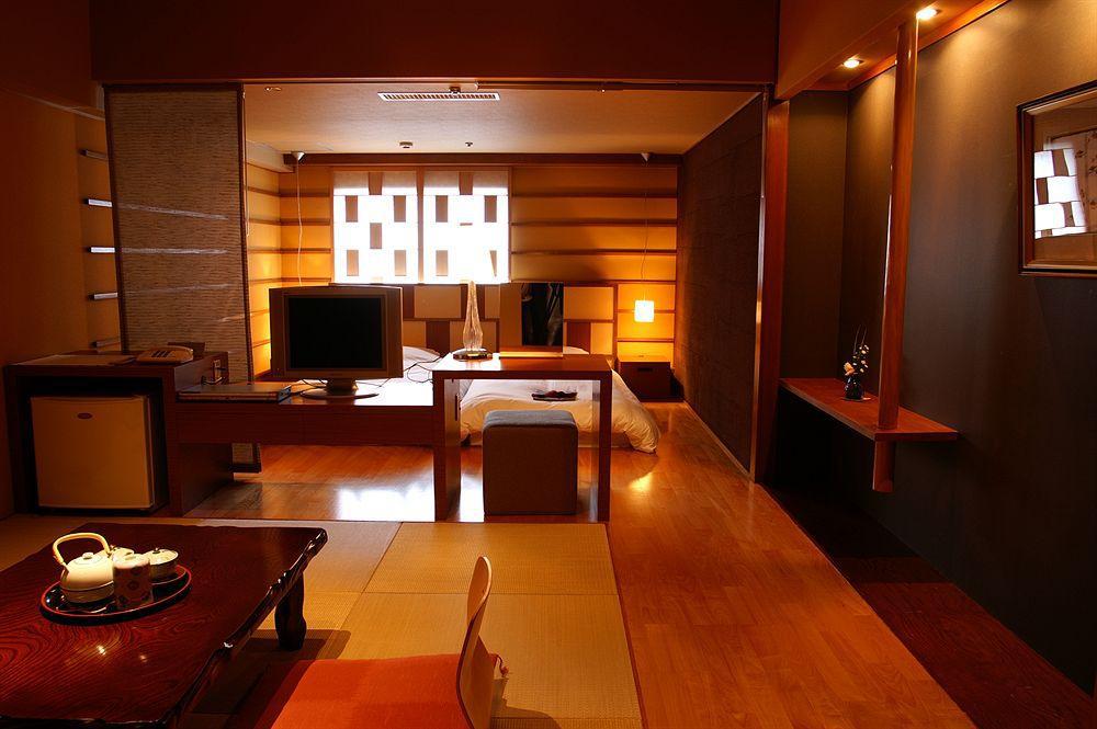 Hotel Ichiei Ōsaka Exterior foto